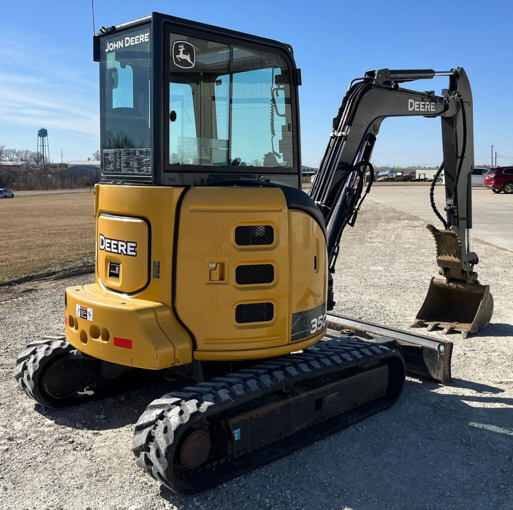 2015 John Deere 35G