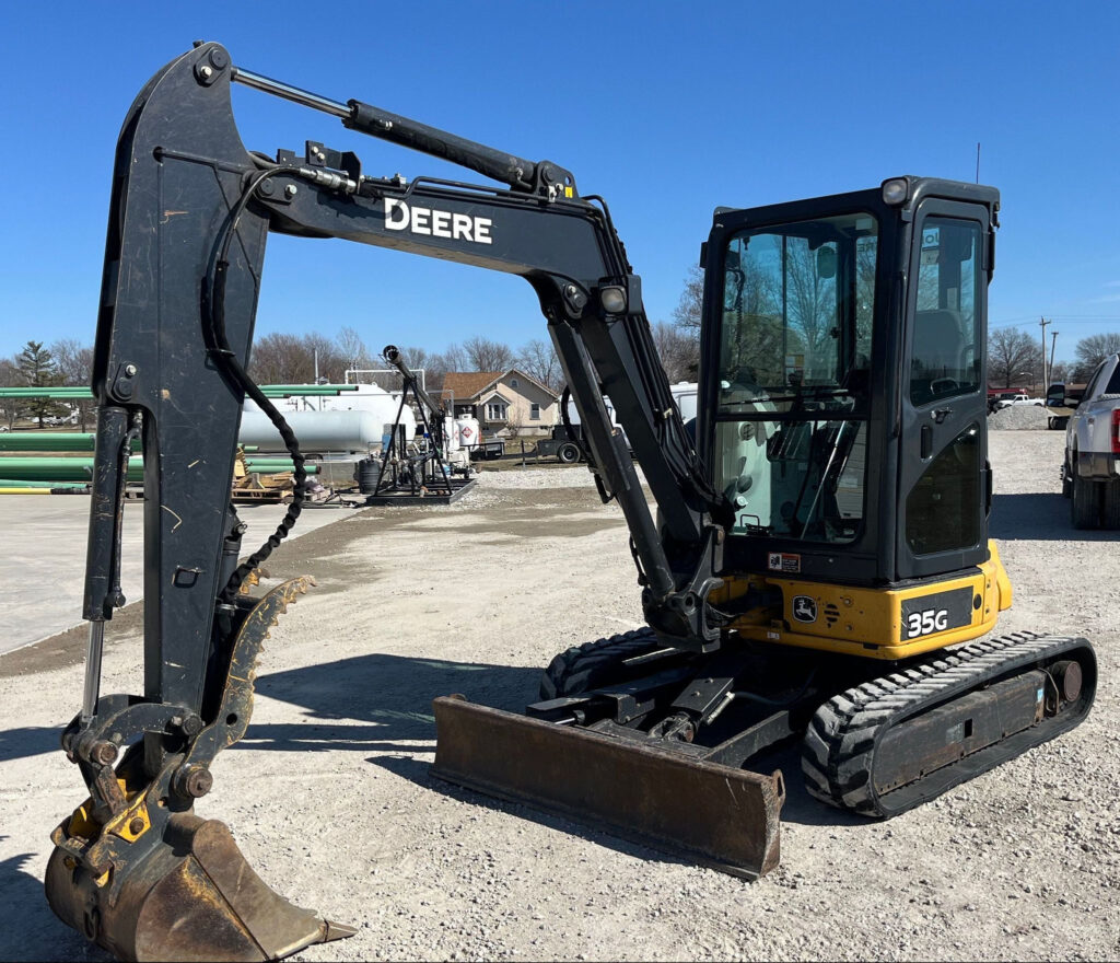 2015 John Deere 35G