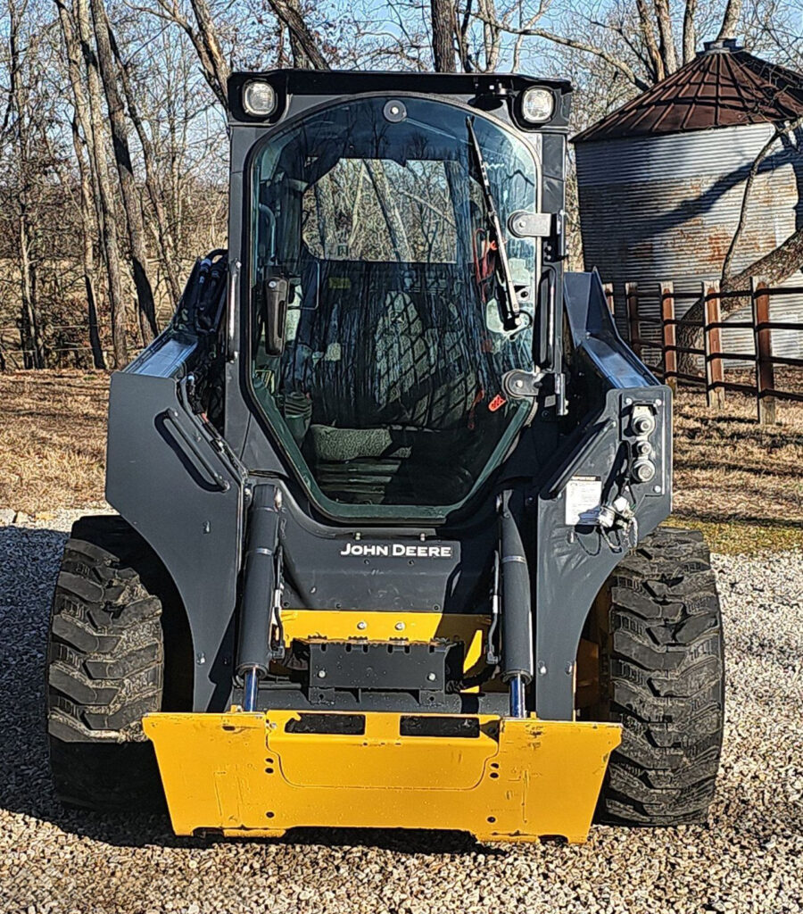 2023 John Deere 324G