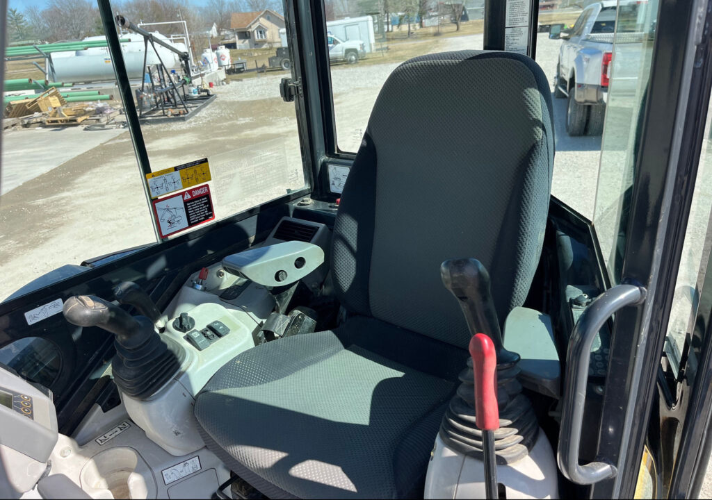 2015 John Deere 35G