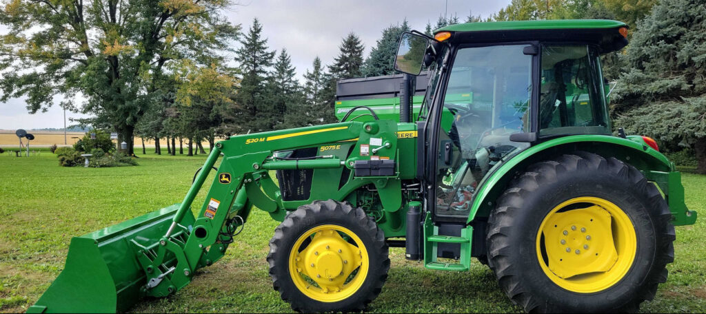 2015 John Deere 5075E